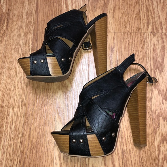Black Leather Women’s Heels size 6 - Picture 3 of 4